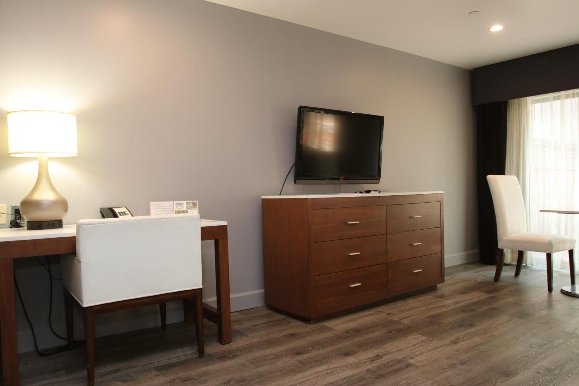 Blvd Hotel And Studios Universal-Hollywood, Ascend Hotel Collection Los Angeles Room photo